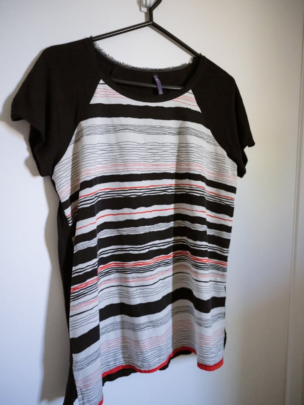 Striped Front Knit Tee Black Back S